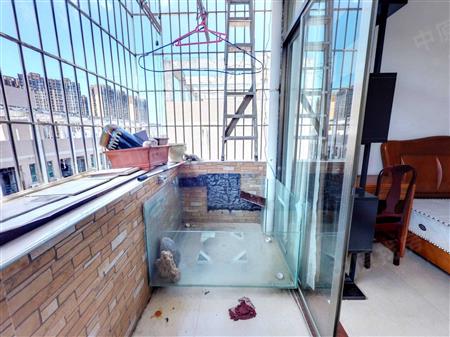 恒丰工业城-阳台