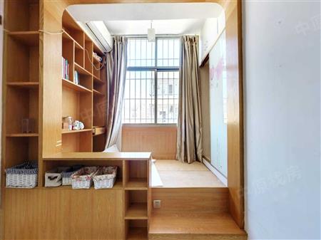 恒丰工业城-次卧