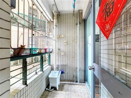 百仕达花园一期-阳台