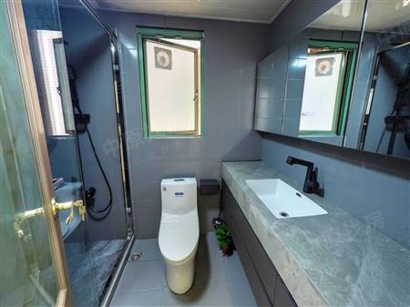 中海华庭-卫生间