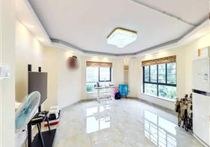 三面采光大四房，带露台花园