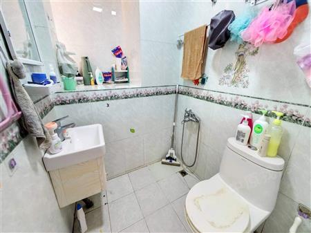 金城华庭-卫生间