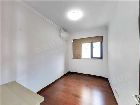 鸿威海怡湾畔花园-次卧