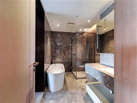半岛城邦花园四期-卫生间