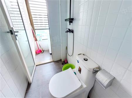 龙光玖云著大楼-卫生间