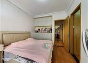 悦澜山花园-主卧