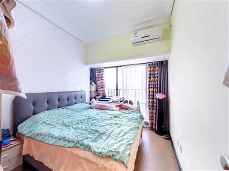 悦澜山花园-次卧