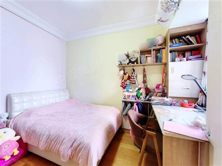 悦澜山花园-次卧