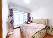 悦澜山花园-主卧