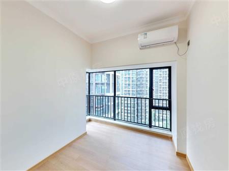 信义嘉御山-次卧