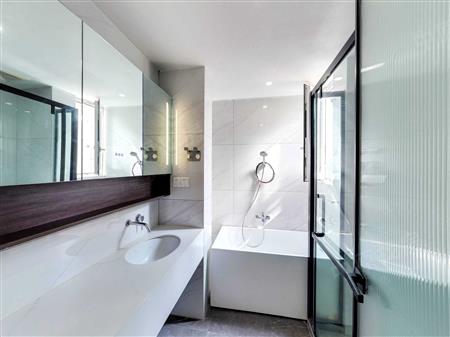 半岛城邦花园一期-卫生间