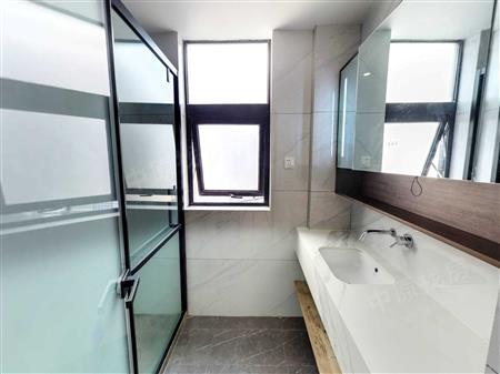 半岛城邦花园一期-卫生间