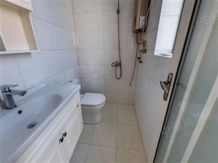 全海花园-卫生间