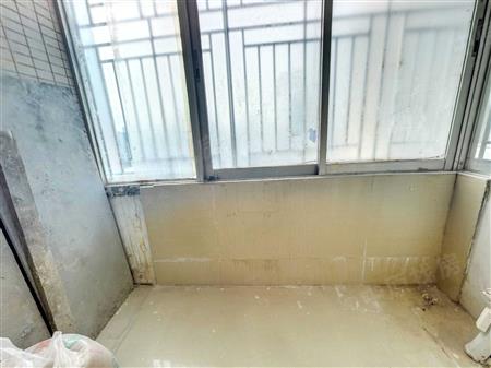 航天立业华庭-阳台