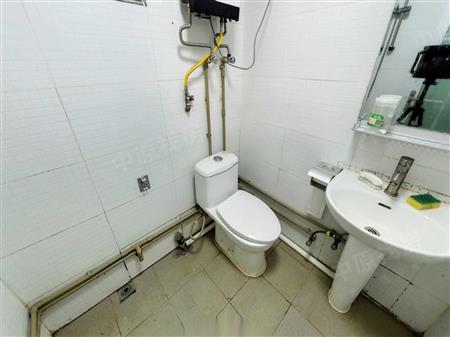 新新家园-卫生间