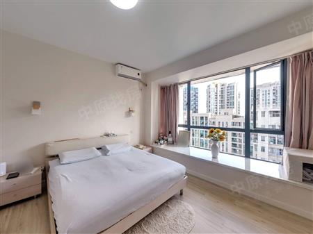 恒立听海花园-主卧