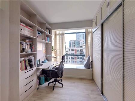 恒立听海花园-书房