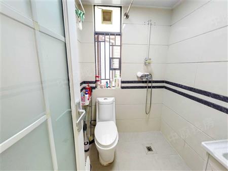 佳泰兴苑-卫生间