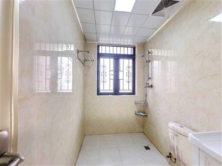 名居广场-卫生间