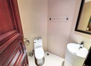 半岛城邦花园一期-卫生间