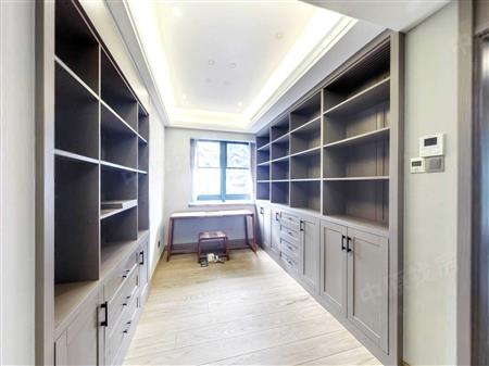 天御香山花园-书房