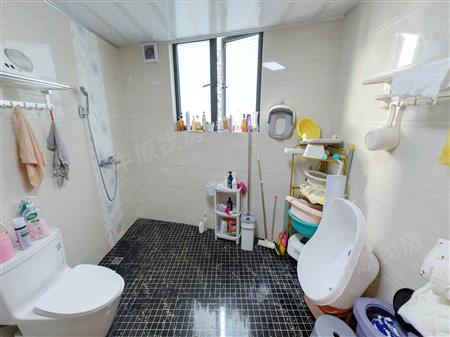 宏发领域-卫生间