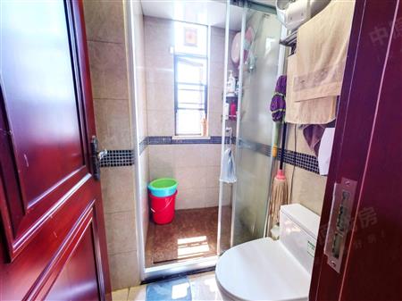 天峦湖花园-卫生间