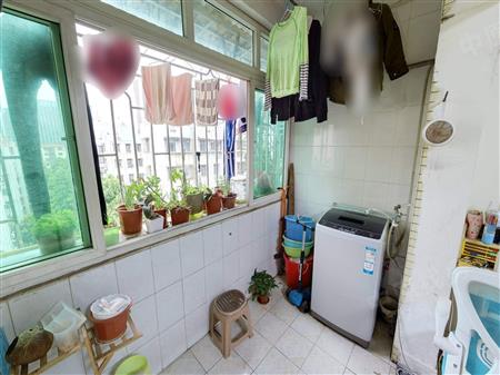 文汇农贸市场综合楼-阳台