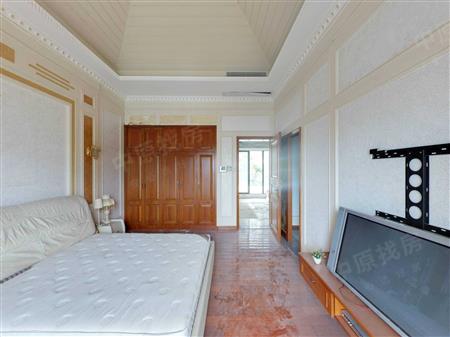 星河丹堤花园-主卧