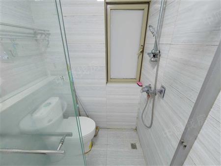 倚山花园（三期）-卫生间