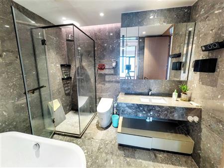 半岛城邦花园四期-卫生间