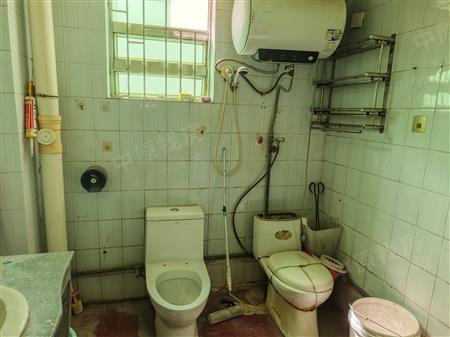 泰华商业城-卫生间