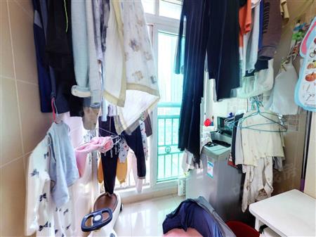 新银座华庭-阳台