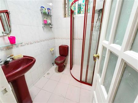 新港鸿花园-卫生间