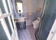 新港鸿花园-卫生间