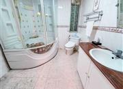 新港鸿花园-卫生间