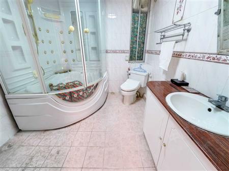 新港鸿花园-卫生间