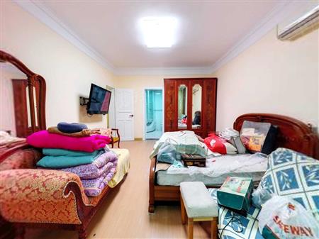 新港鸿花园-主卧