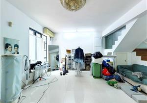 四季花城联排叠墅一楼带80平大花园 位置好 带固定停车位诚售