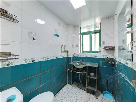 深宝花园-卫生间