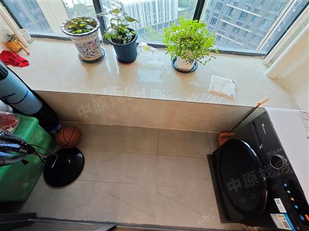 卓越荣津瀚海湾名庭-阳台