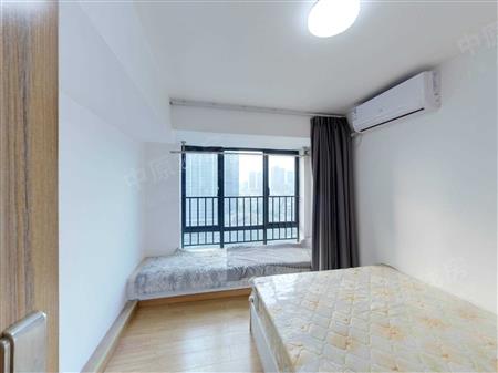 远洋新干线(晶钻广场)-次卧