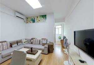 红本，可做四房，使用率高，看房方便，业主诚售。