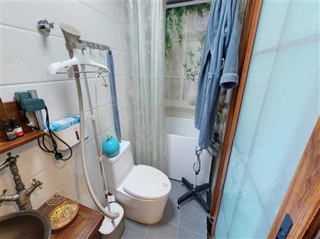 港中旅花园（一期）-卫生间