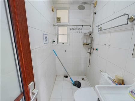 彩世界家园-卫生间