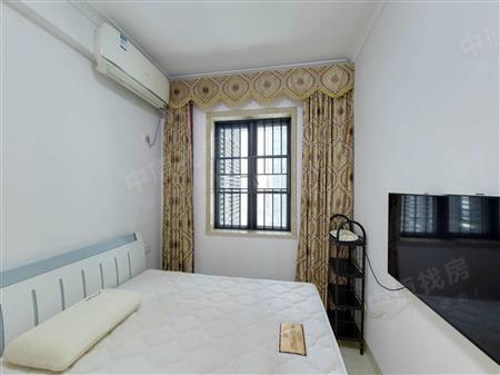 潜龙曼海宁花园（南区）-次卧