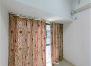 潜龙曼海宁花园（南区）-次卧