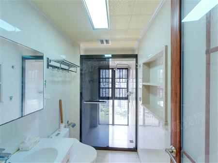 潜龙曼海宁花园（南区）-卫生间