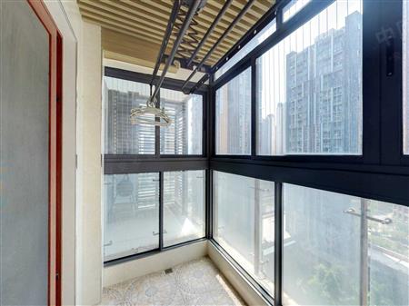 潜龙曼海宁花园（南区）-阳台