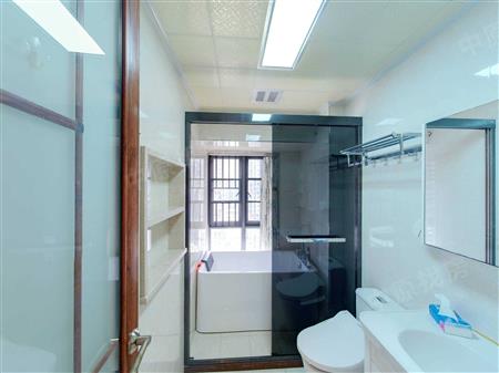 潜龙曼海宁花园（南区）-卫生间